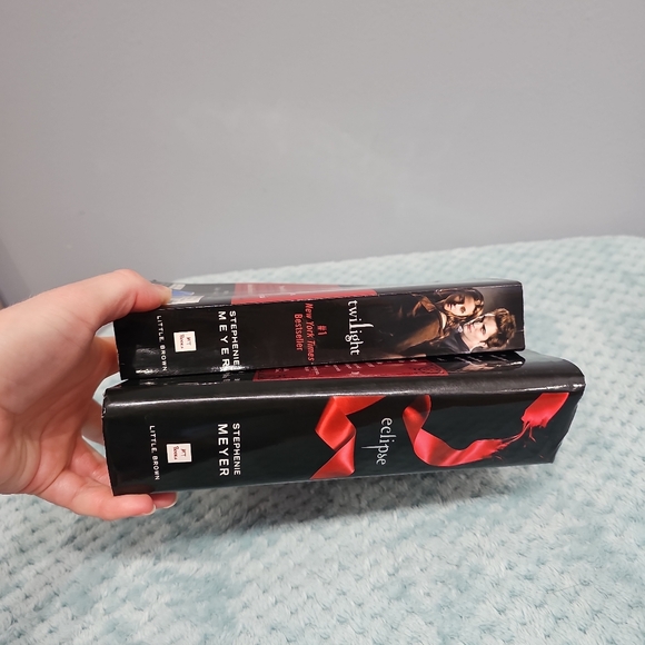 2 twilight books, 1 harcover first edition - Picture 3 of 3